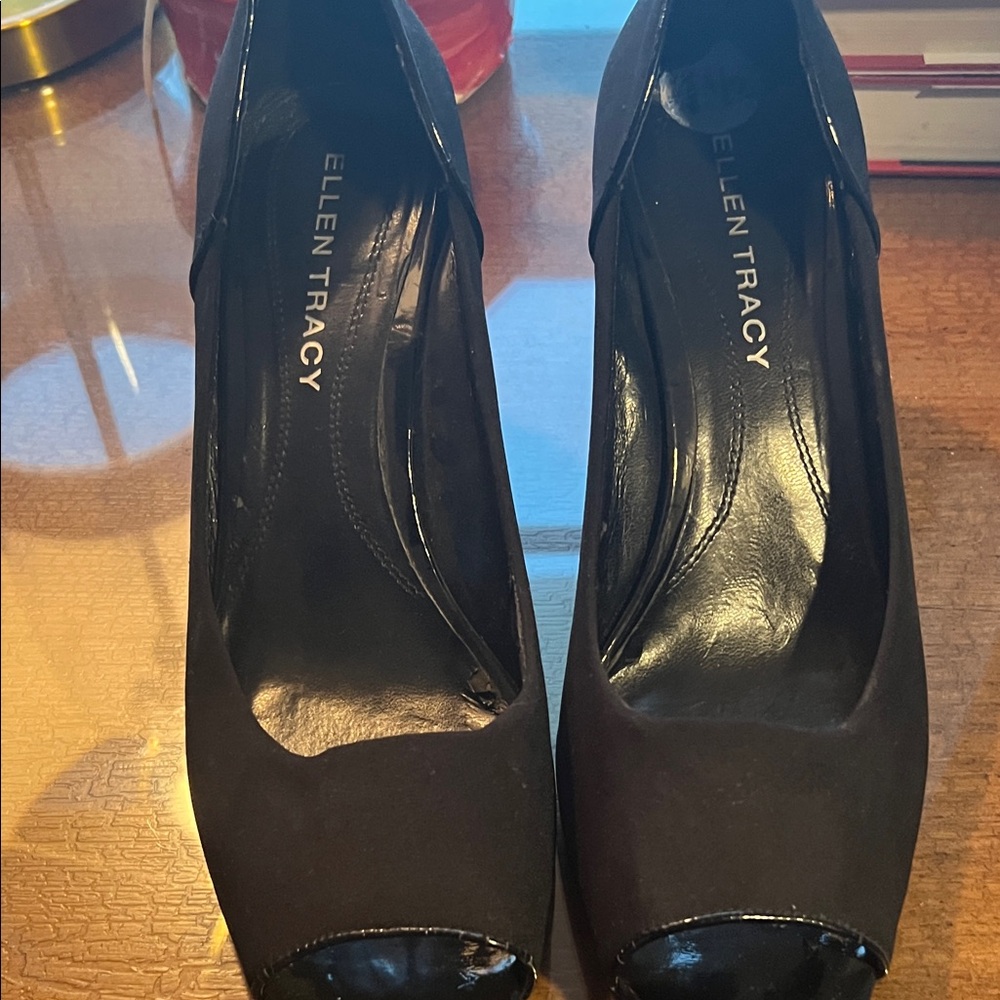 Ellen Tracy Classic Black Peep Toe Heels